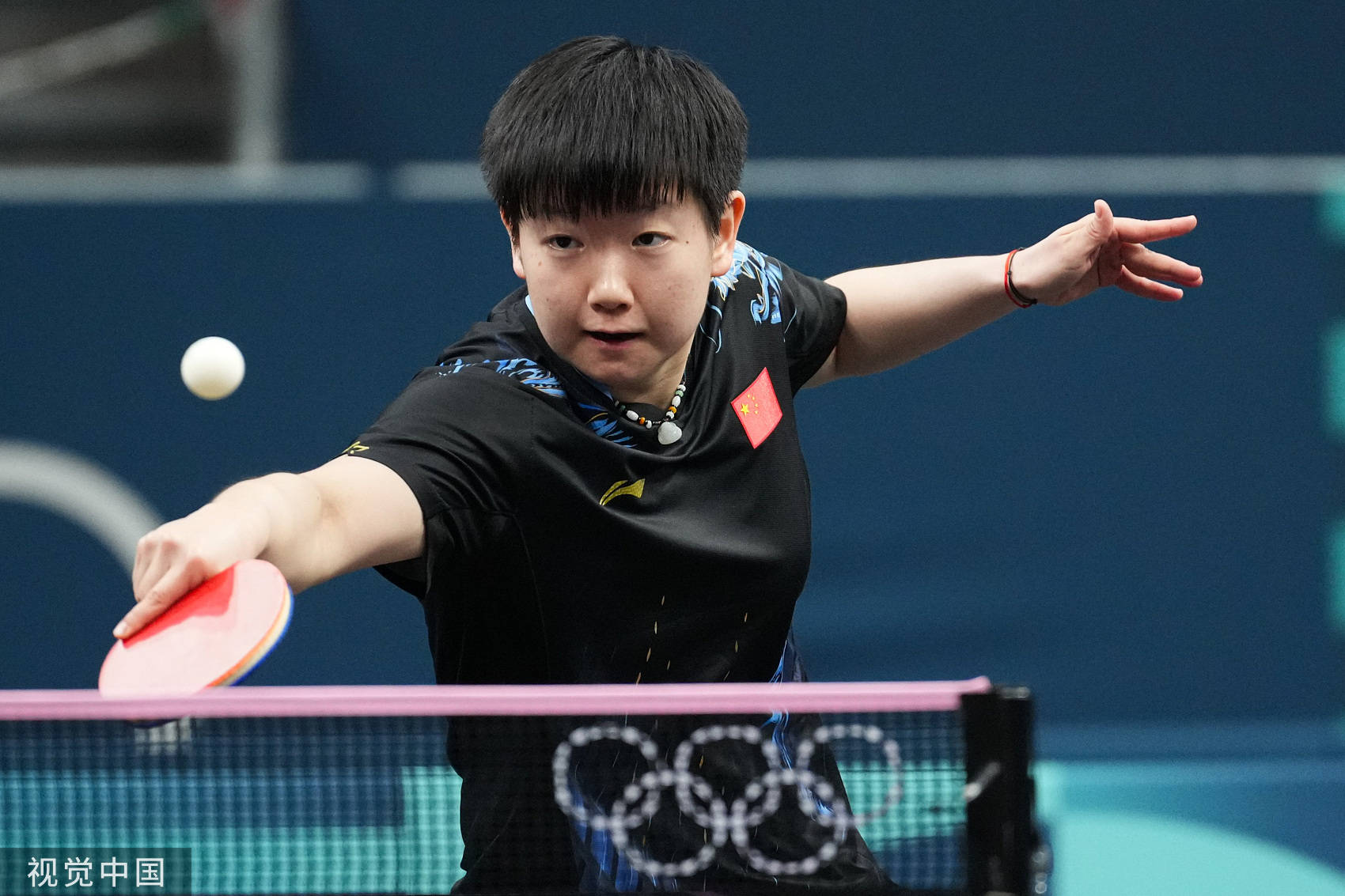 两队球员在 两队球员在