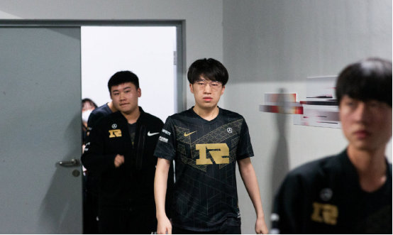 的同时寻找 的同时寻找